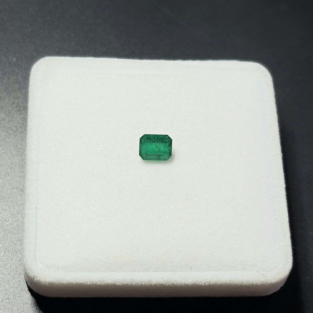 Emerald 0.89 ct