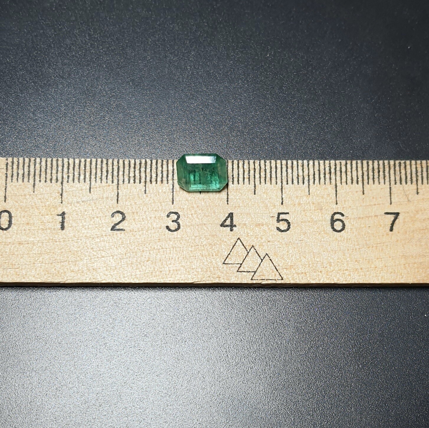 Emerald 2.47 ct