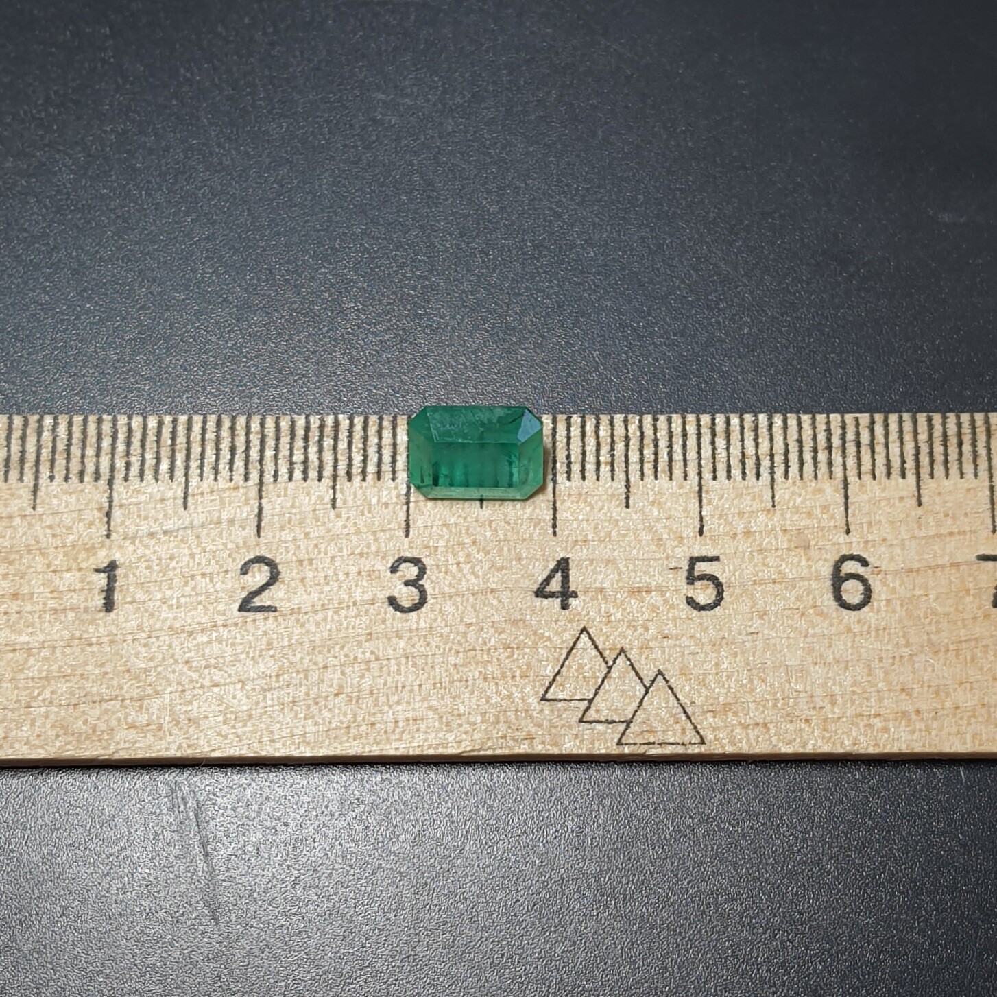 Emerald 2.39 ct