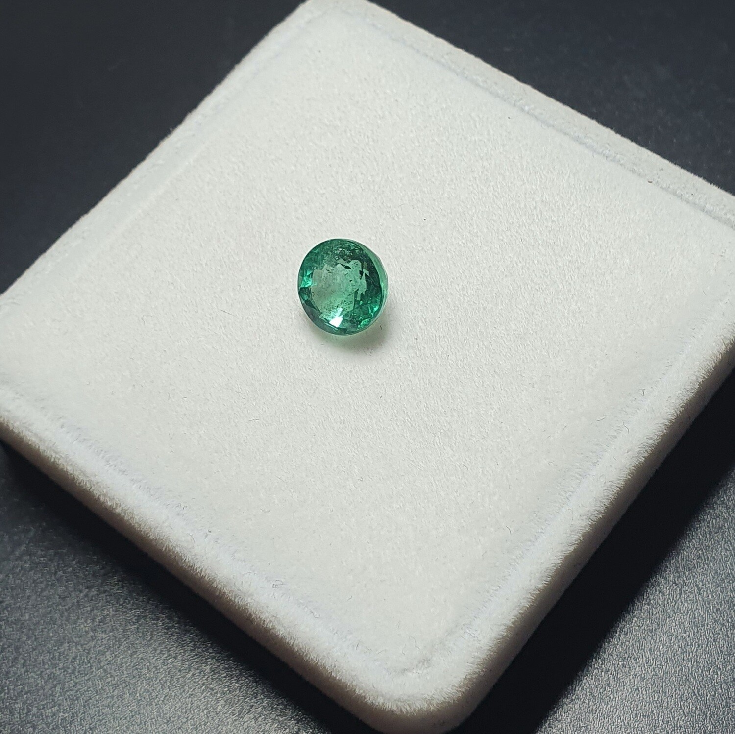 Emerald Round cut 2.03 ct