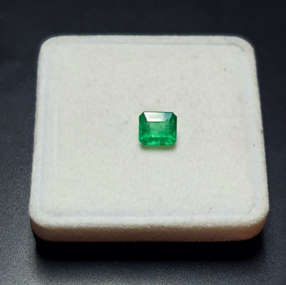 Emerald octagon cut 2.62 ct