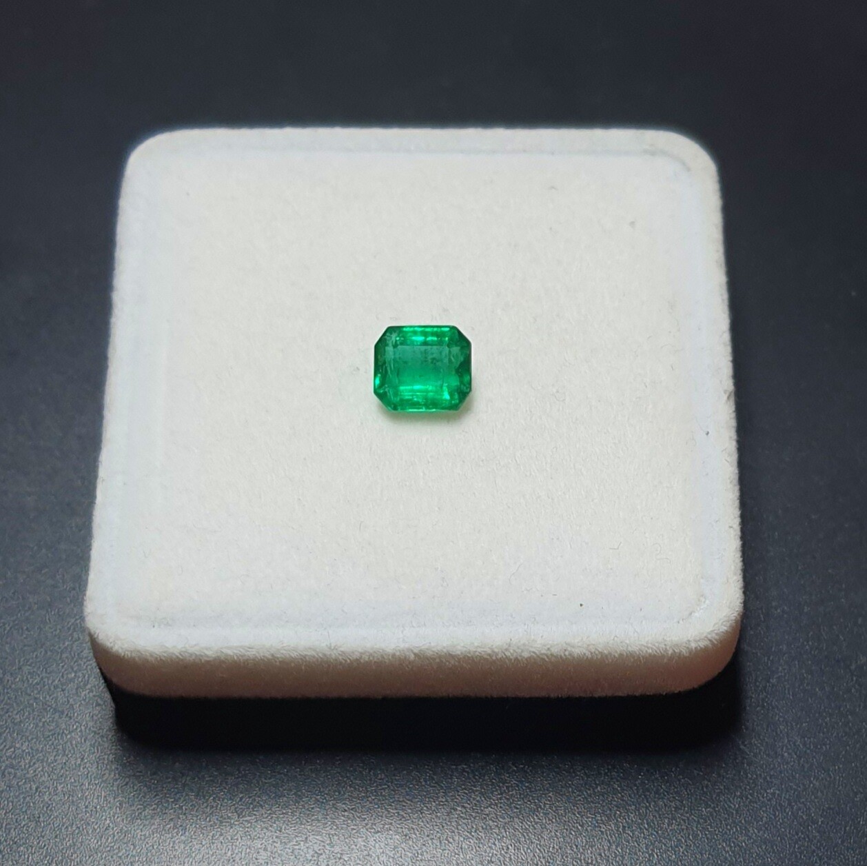 Emerald octagon cut 1.61 ct