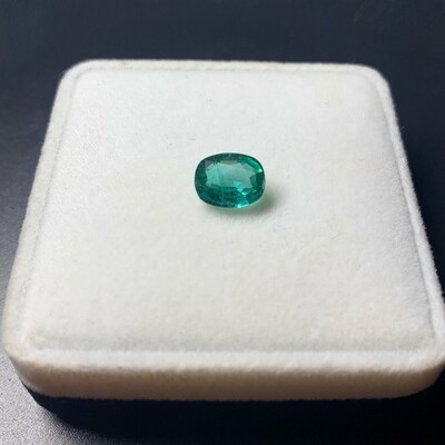 Emerald Cushion cut 1.76 ct