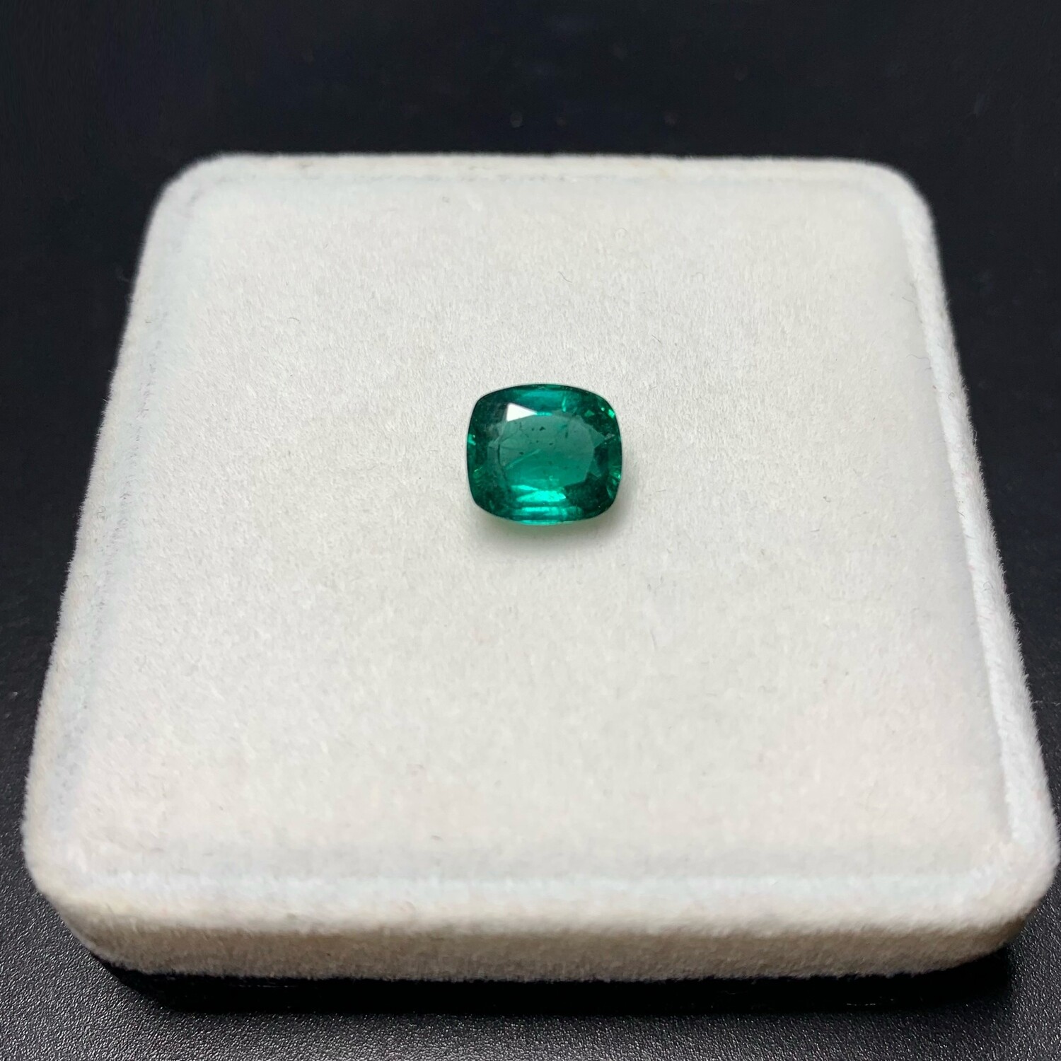 Emerald Cushion cut 2.14 ct