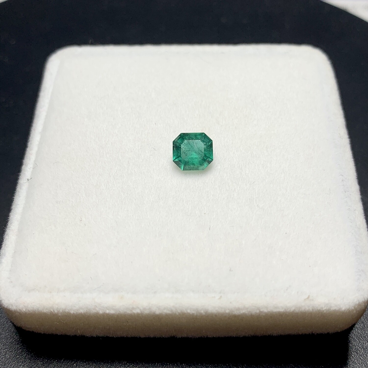 Sq.Emerald cut 0.74 ct