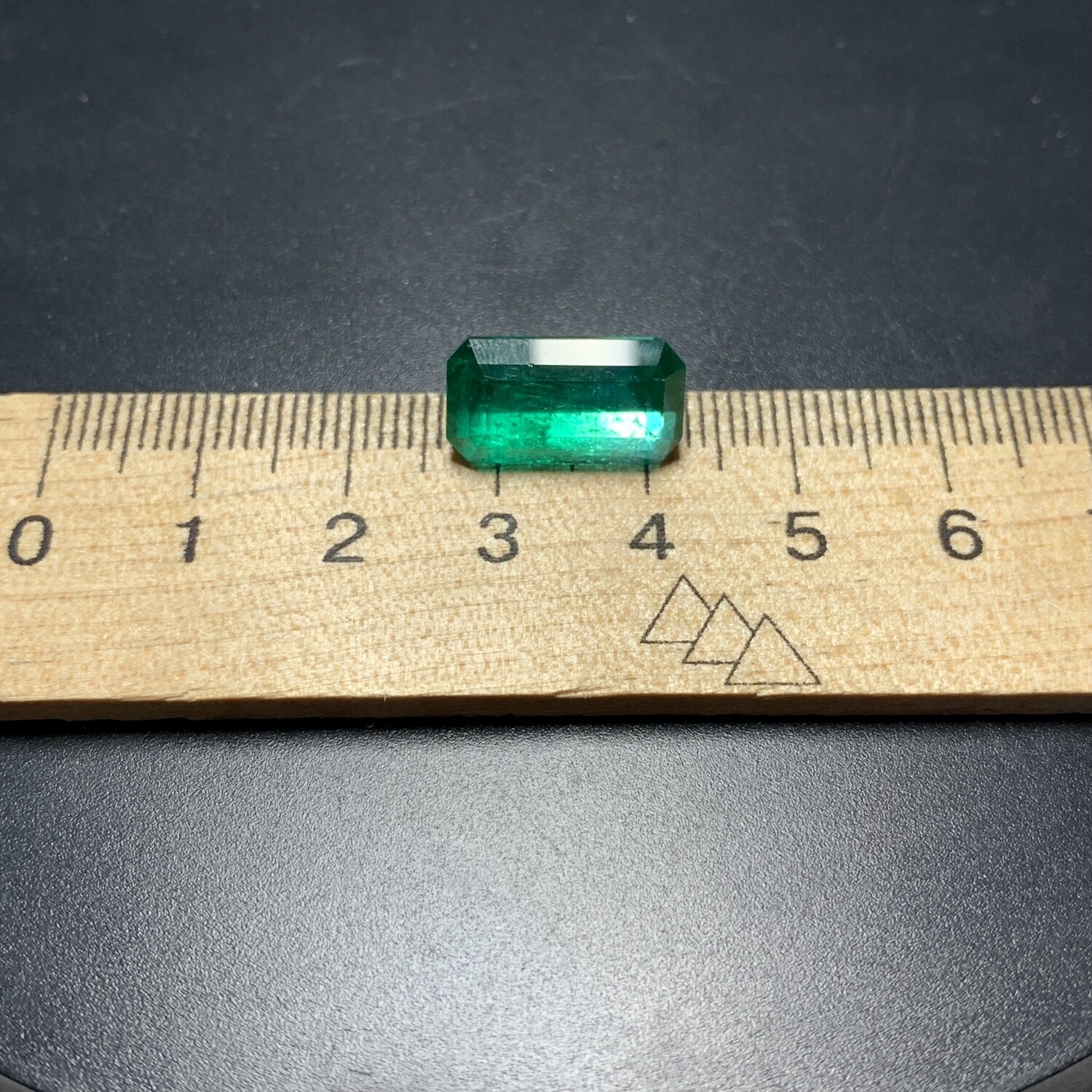 Emerald octagon cut 8.52 ct