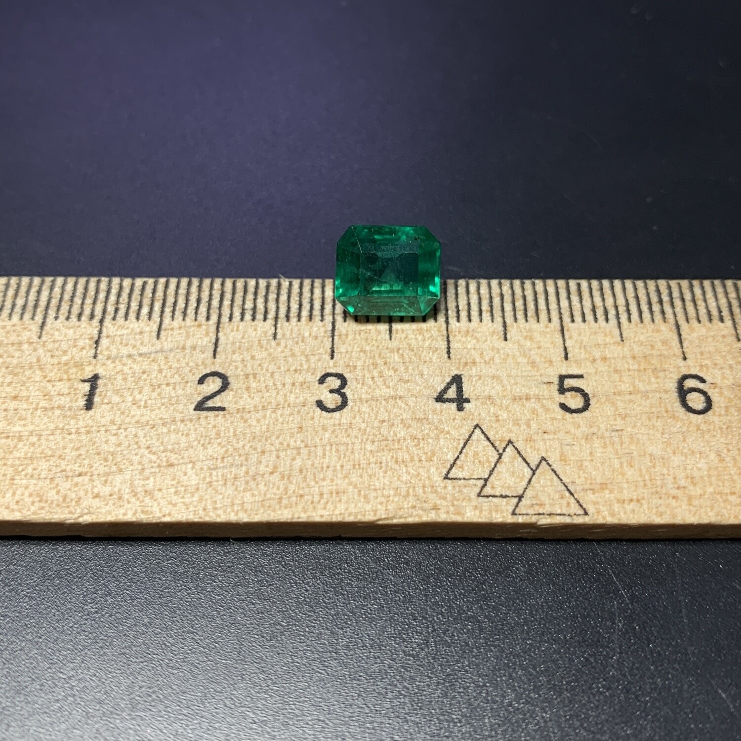 Emerald octagon cut 3.07 ct