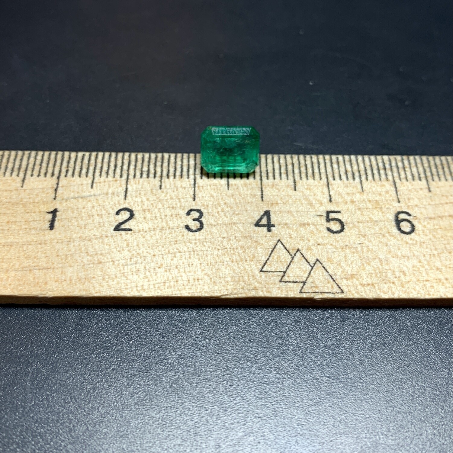 Emerald octagon cut 2.69 ct