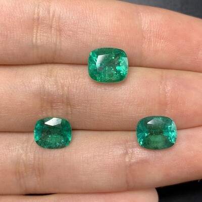 Emeralds Cushion cut set 1.87 ct and 2.09 ct and 2.64 ct