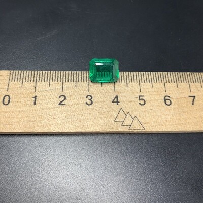 Emerald octagon cut 4.57 ct