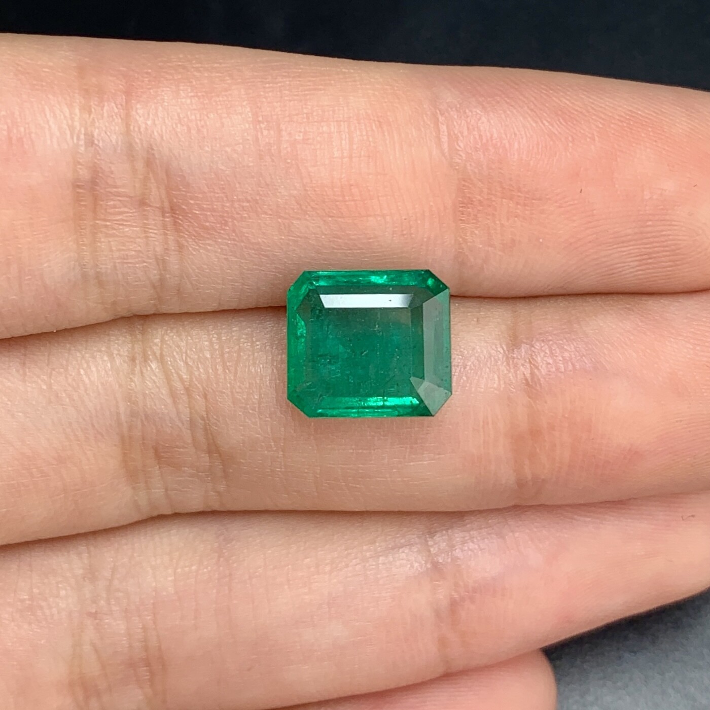 Emerald octagon cut 4.07 ct