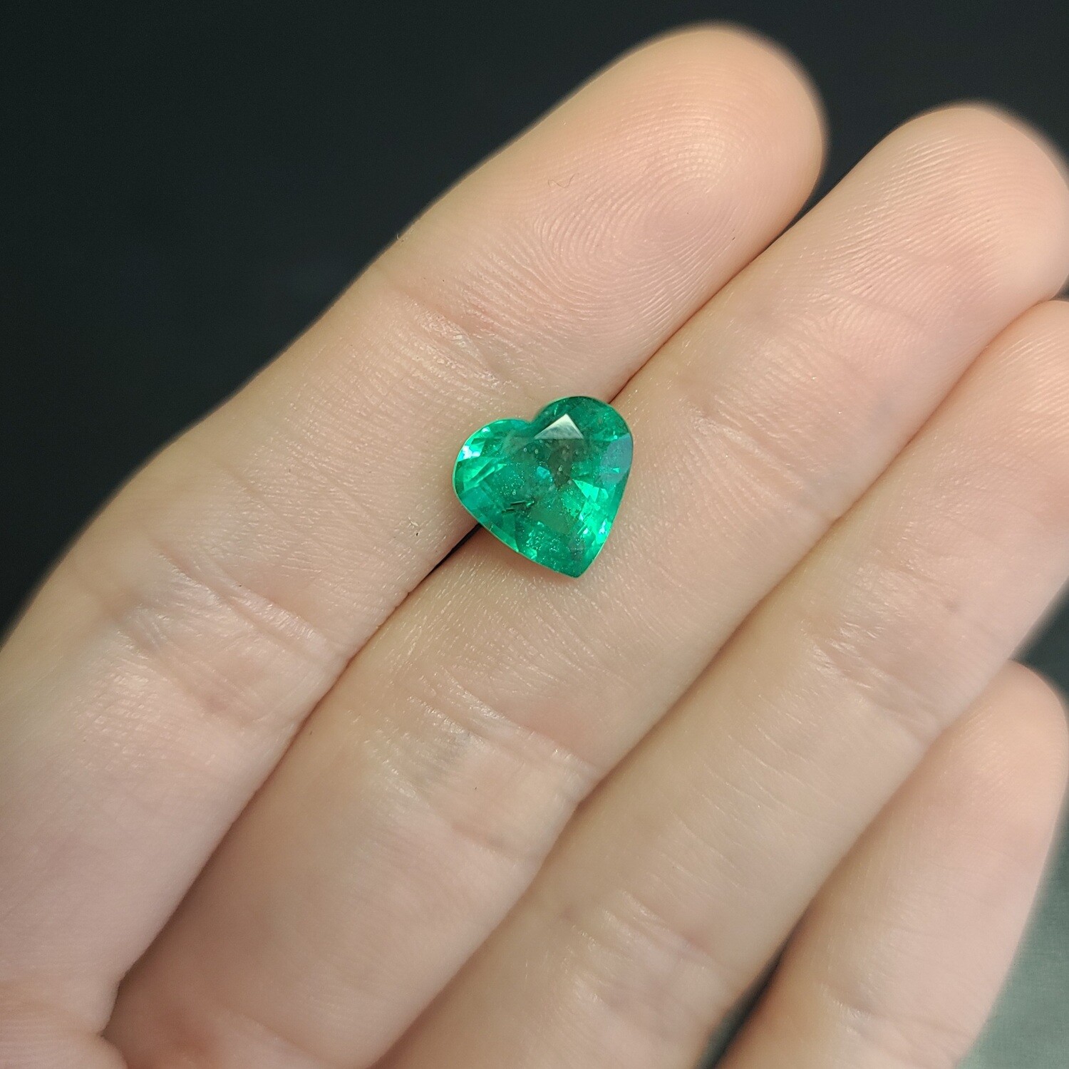 Emerald Heart cut 2.86 ct