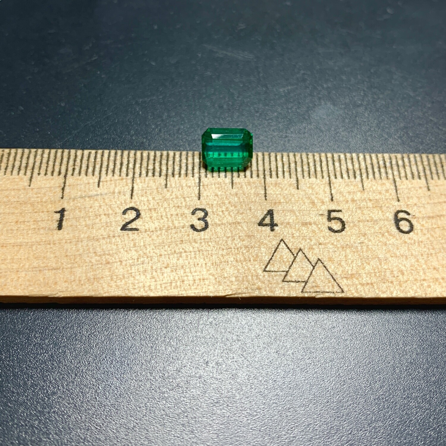 Emerald octagon cut 1.62 ct