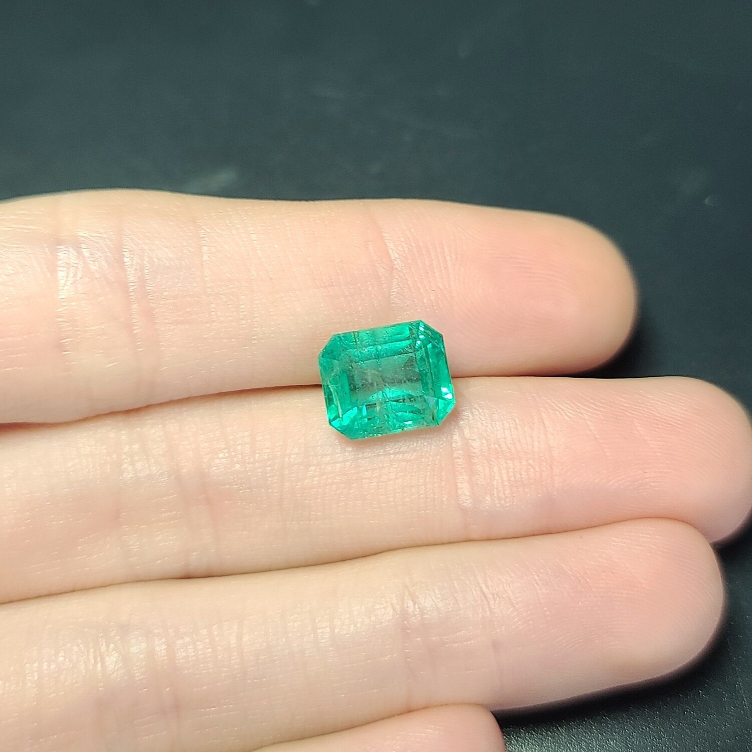 Emerald octagon cut 4.55 ct