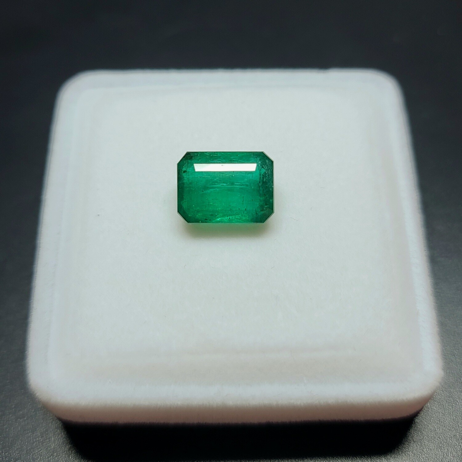 Emerald octagon cut 7.88 ct