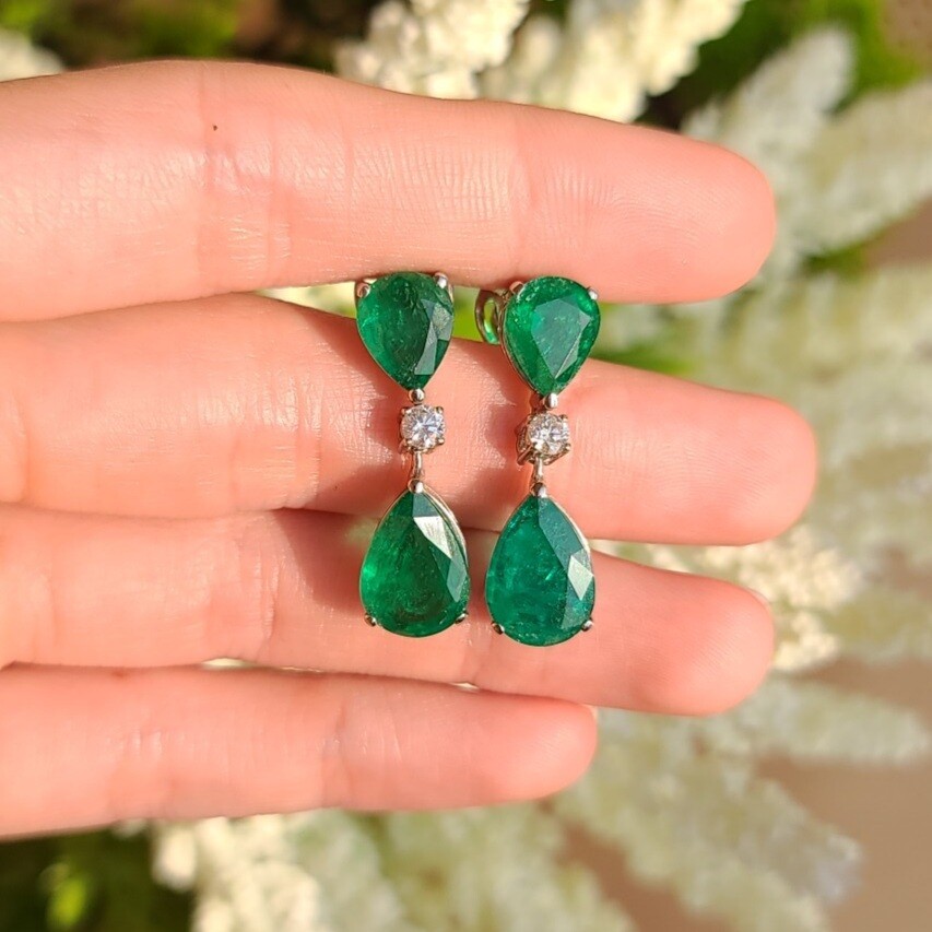 Emerald earrings pear cut 11.10 ct