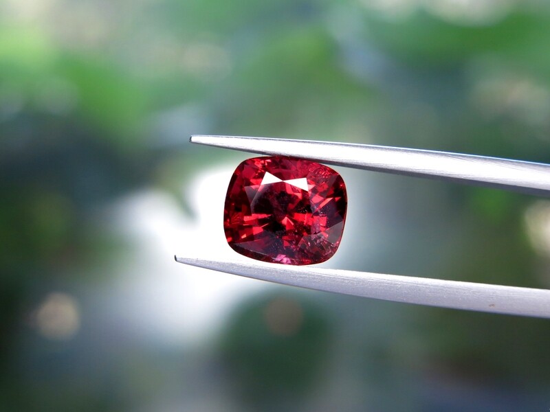 Spinel Cushion cut 3.98 ct