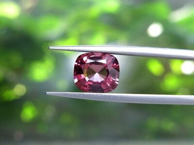 Spinel Cushion cut 3.90 ct