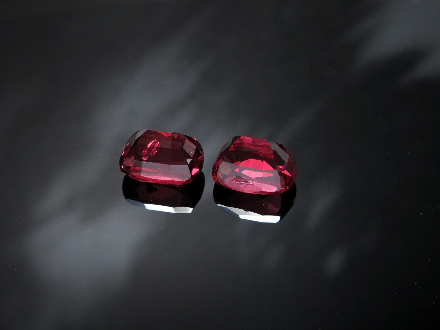 Spinel Cushion cut pair 2.72 ct and 2.58 ct