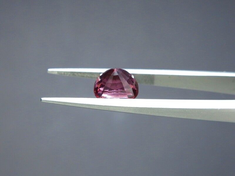 Spinel Cushion cut 3.42 ct