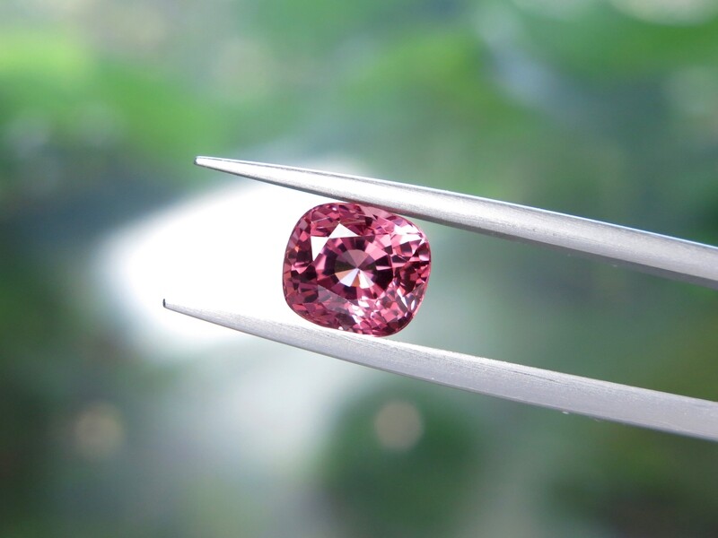 Spinel Cushion cut 3.42 ct