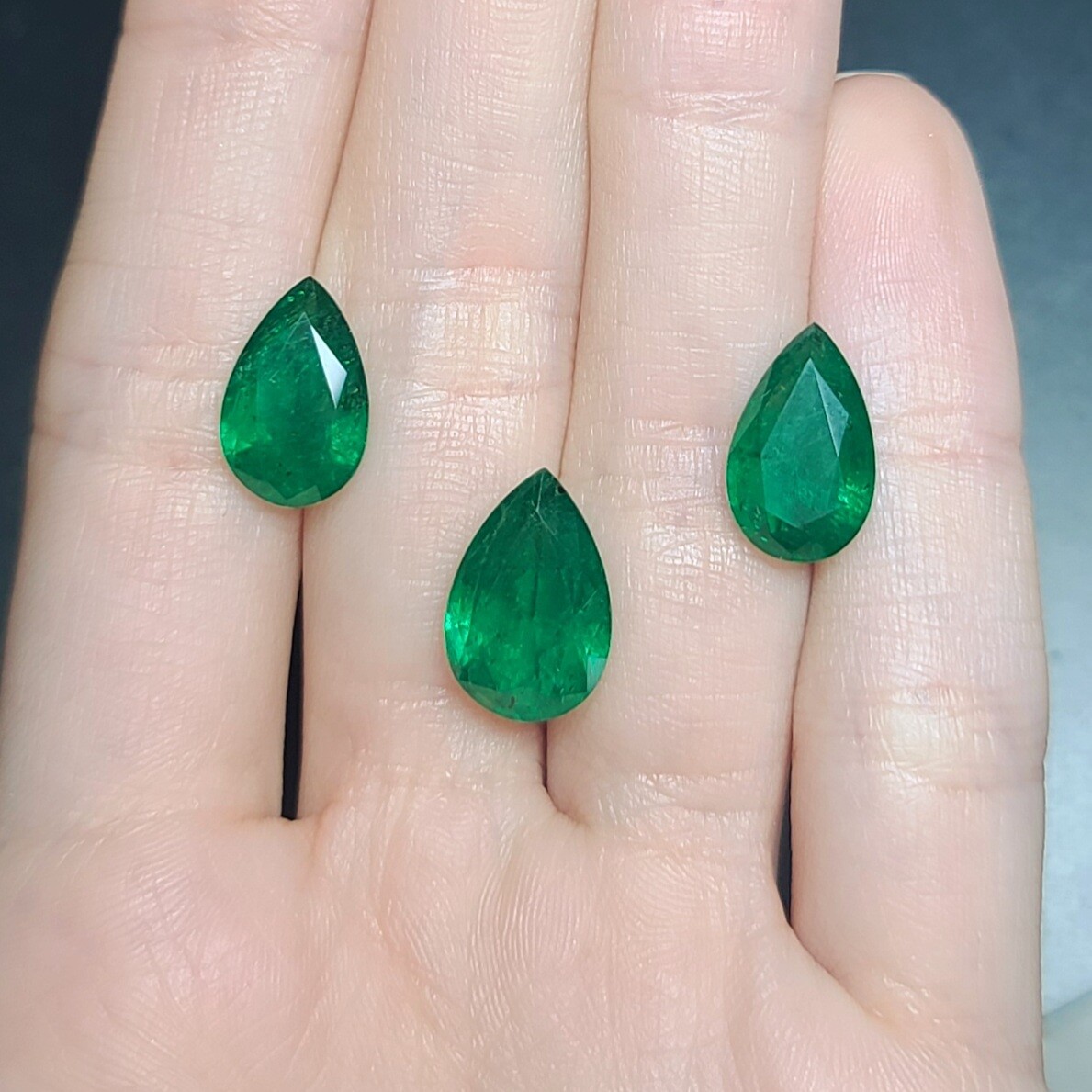 3.49 ct and 3.75 ct and 5.85 ct Emeralds Pear cut set