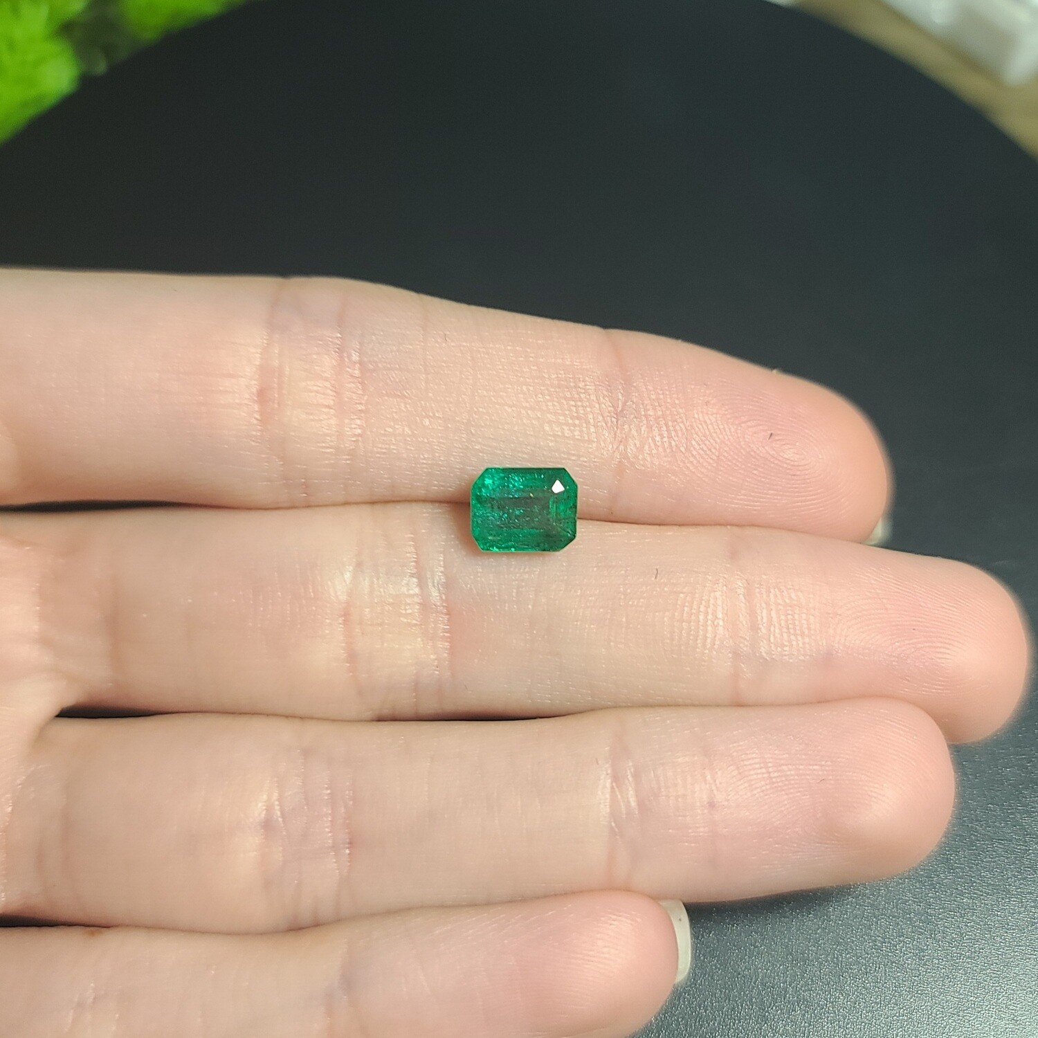 Emerald octagon cut 2.09 ct