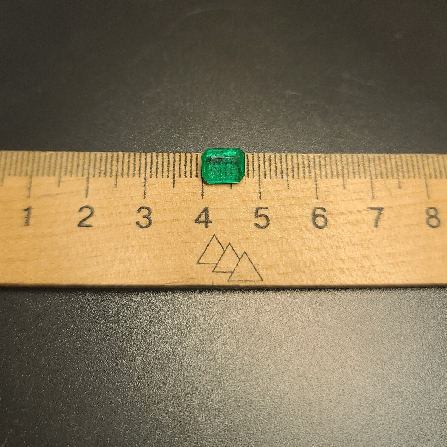Emerald octagon cut 1.18 ct