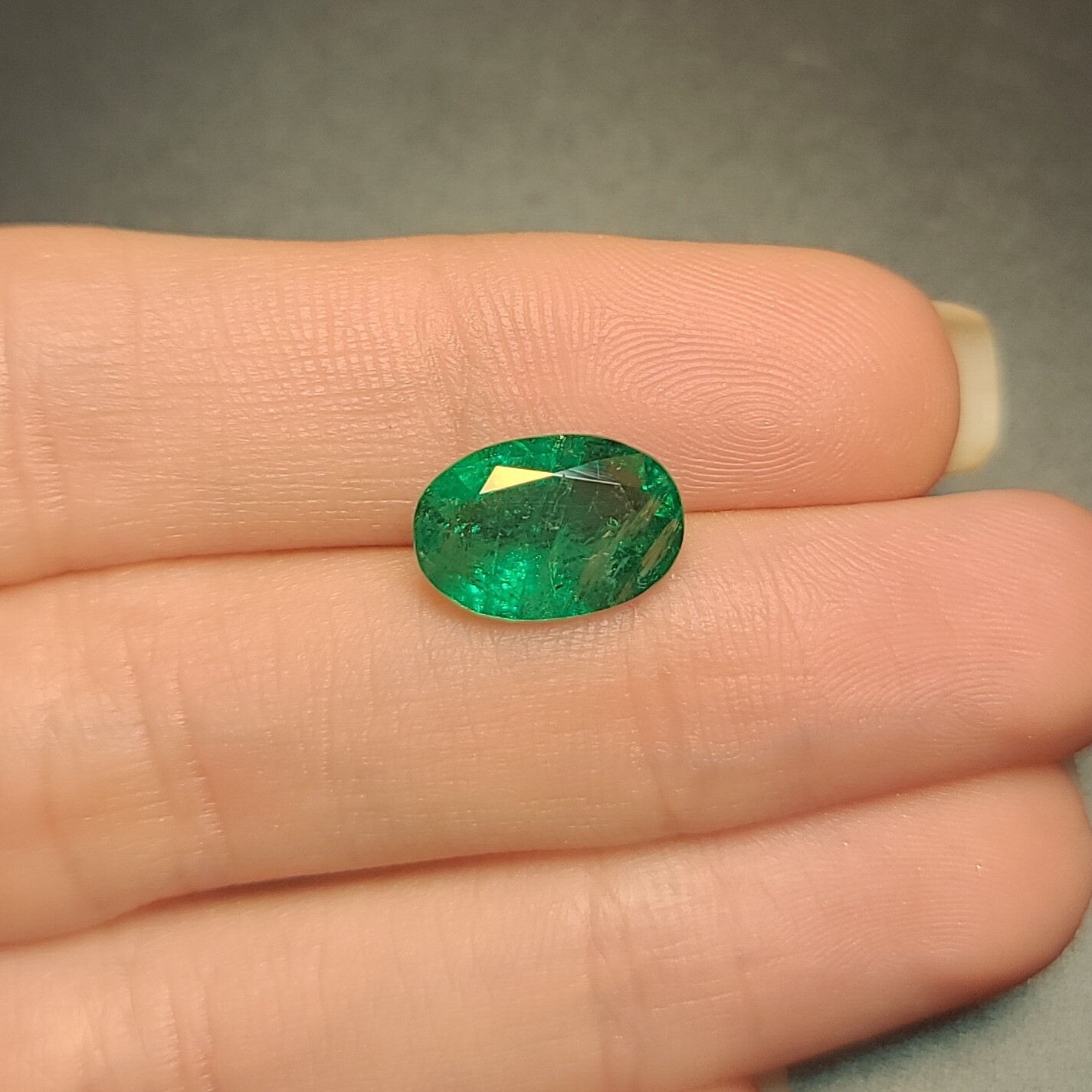 Emerald Oval cut 4.05 ct