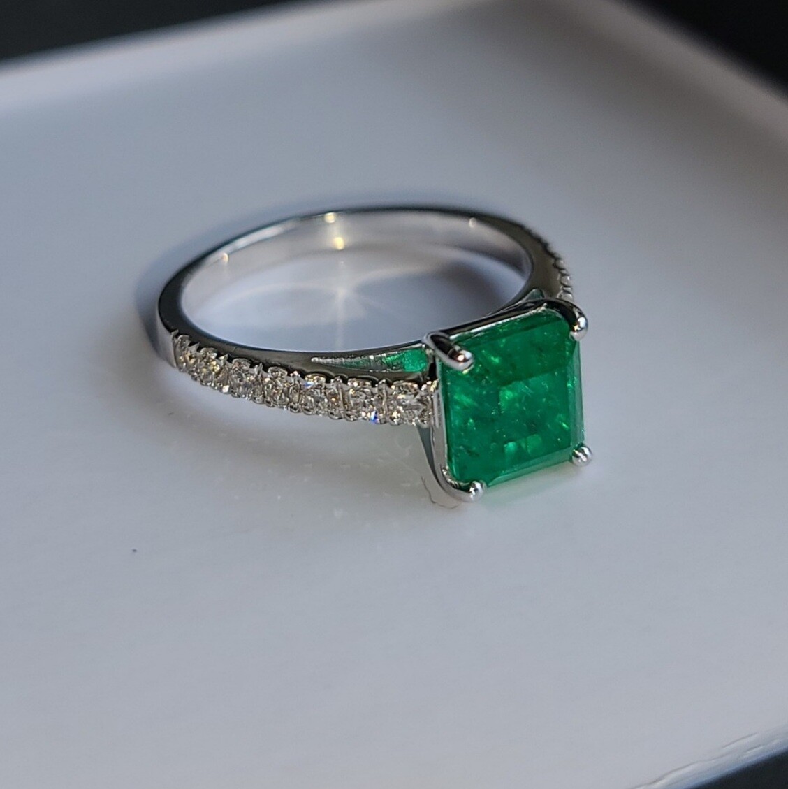 Emerald ring Sq.Emerald cut 2.14 ct