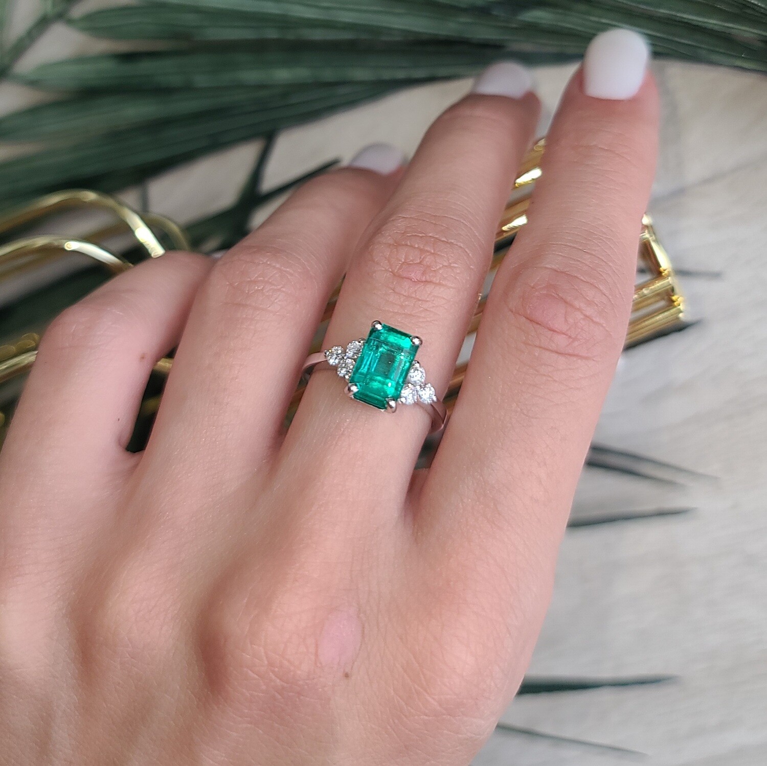 Emerald ring Octagon cut 2.64 ct