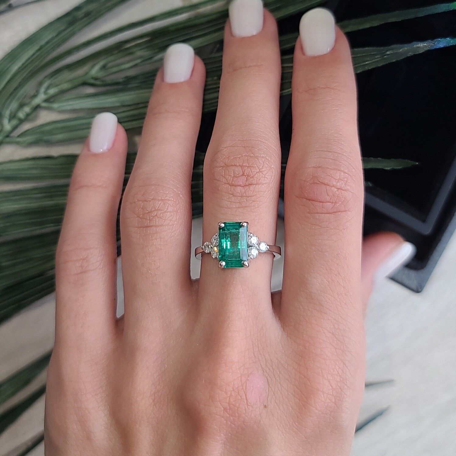 Emerald ring Octagon cut 2.64 ct