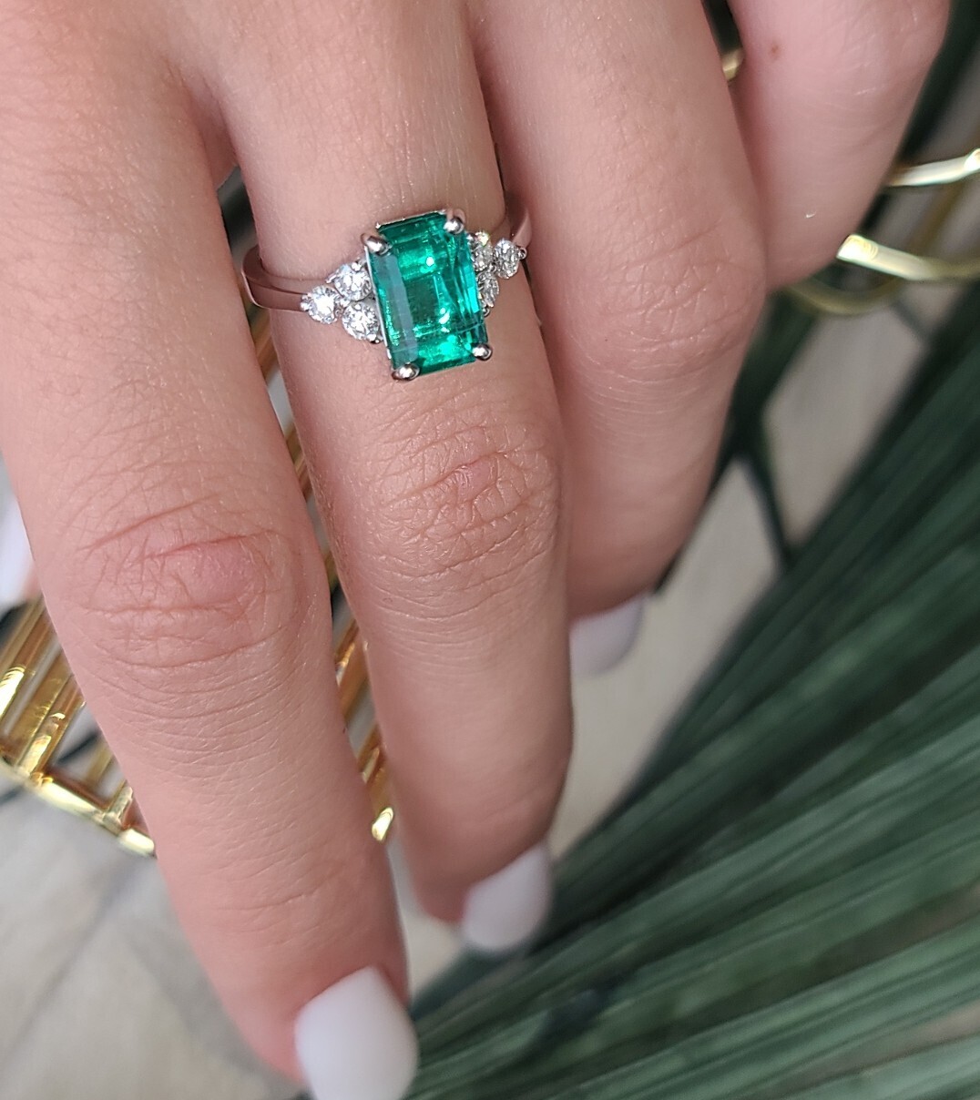 Emerald ring Octagon cut 2.64 ct