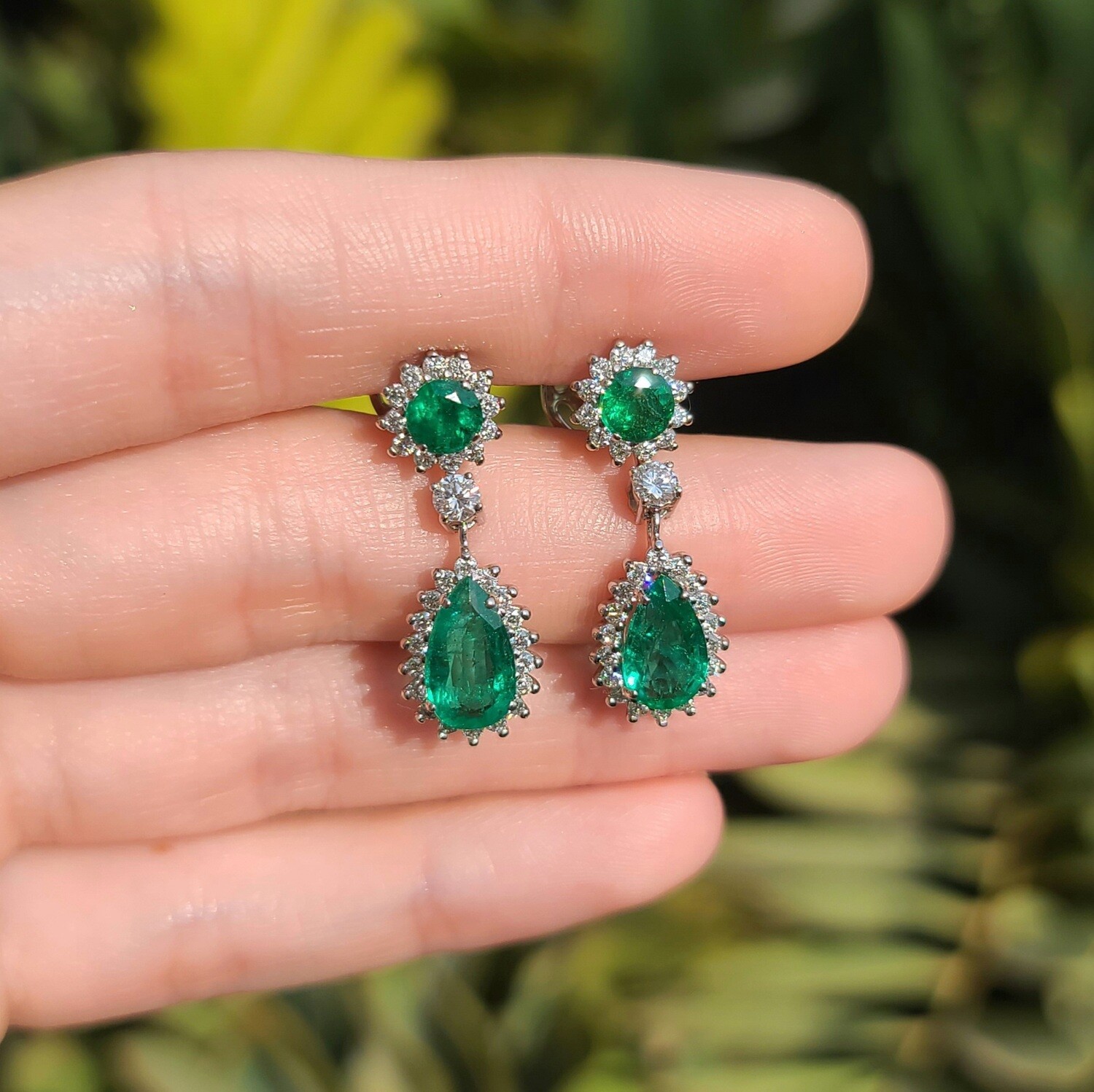 Emerald earrings Pear cut 4.03 ct