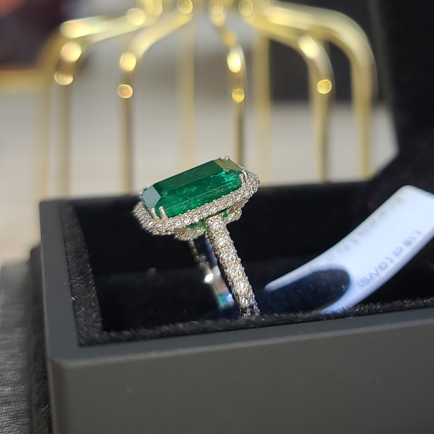 Emerald ring Octagon cut 5.94 ct