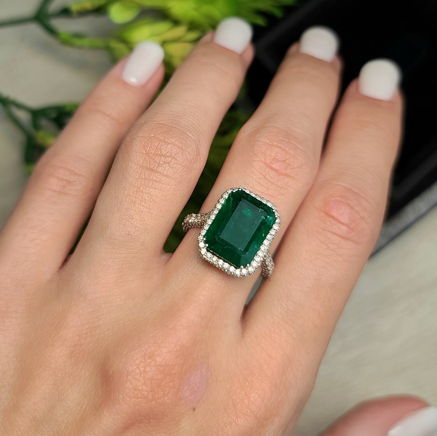 Emerald ring Octagon cut 5.94 ct