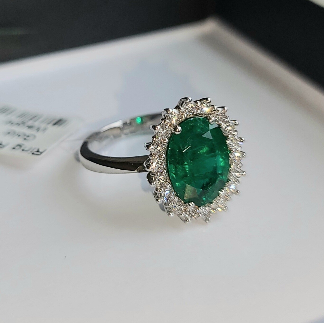 Emerald ring Octagon cut 2.76 ct