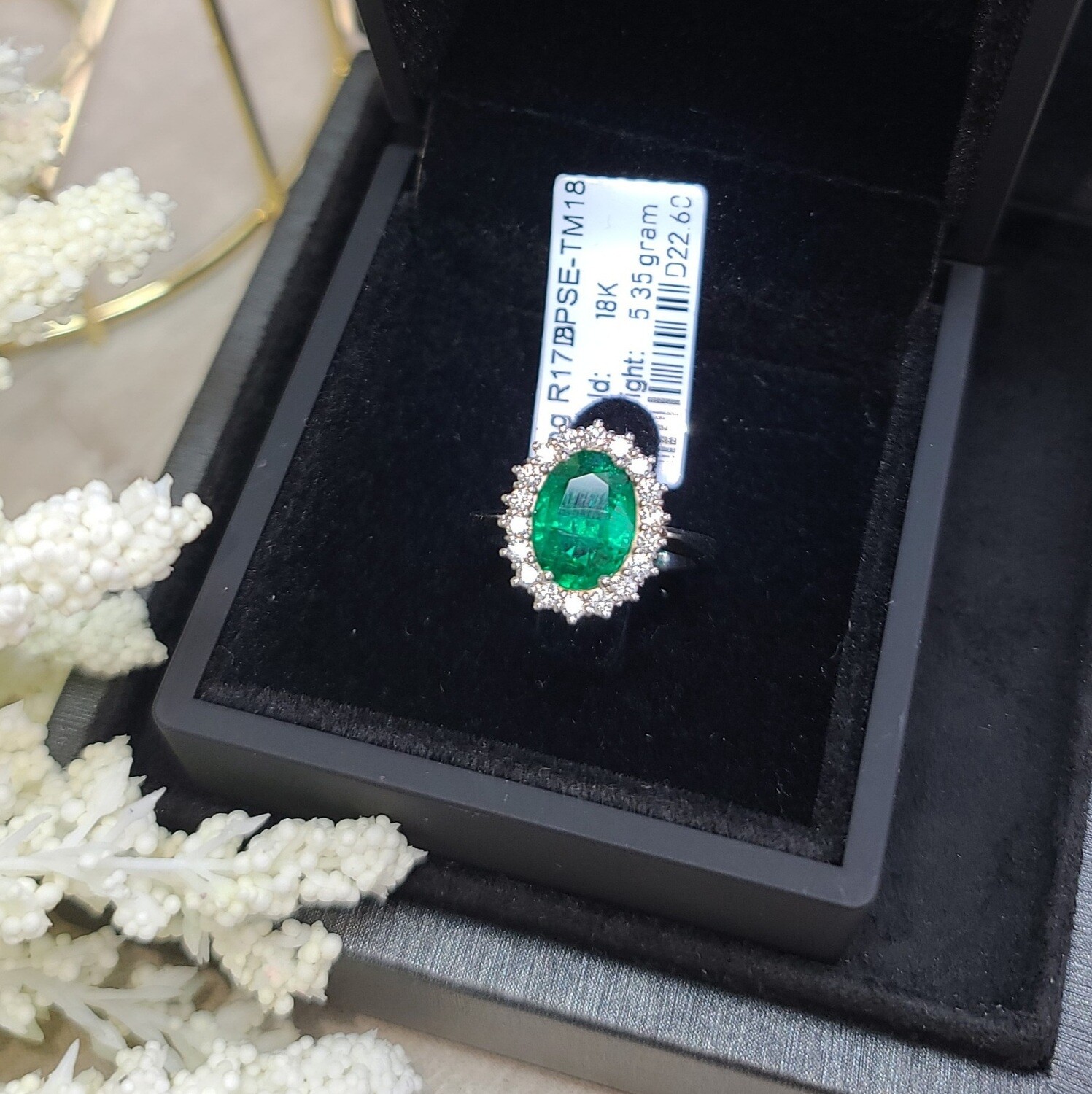 Emerald ring Octagon cut 2.76 ct