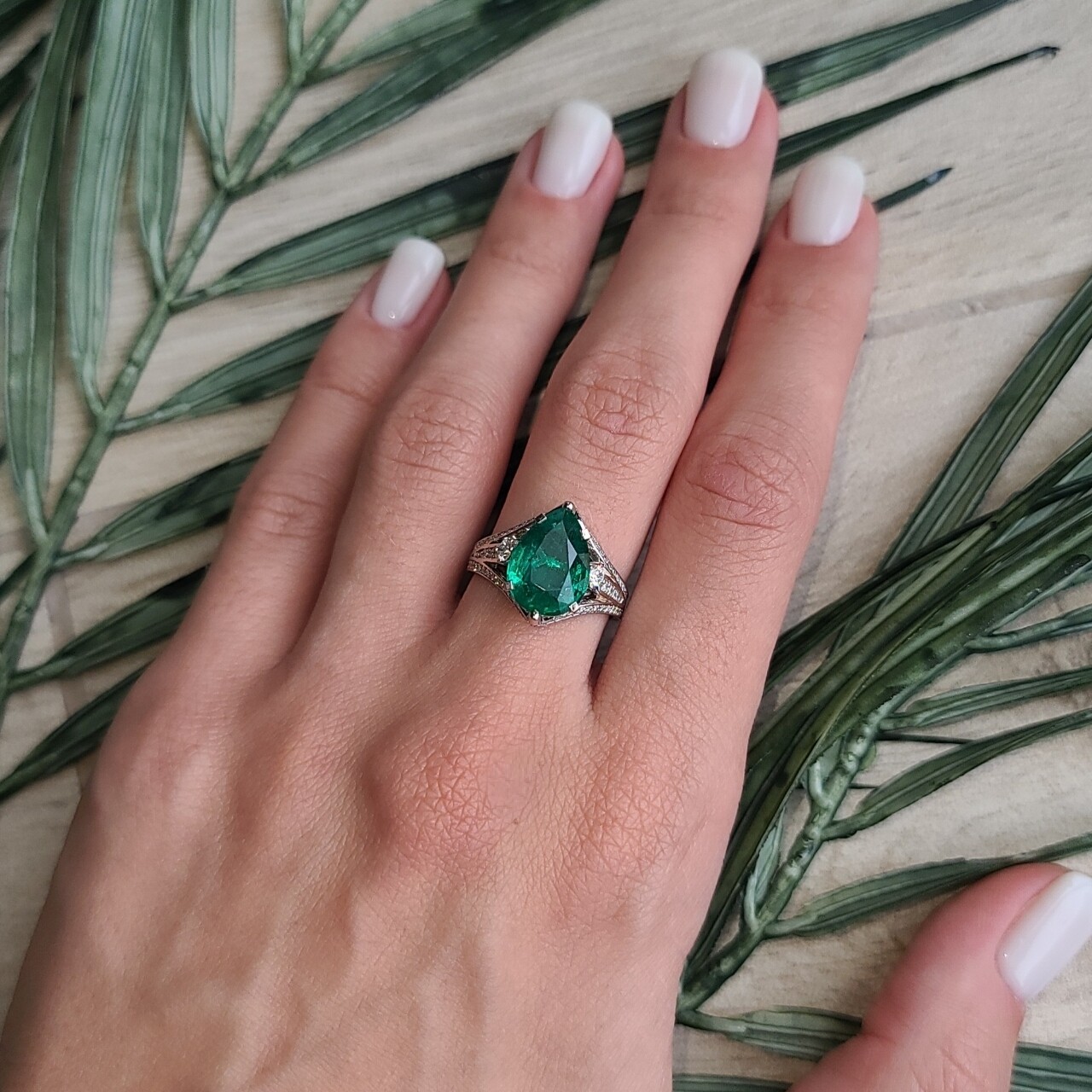 Emerald ring Octagon cut 3.32 ct