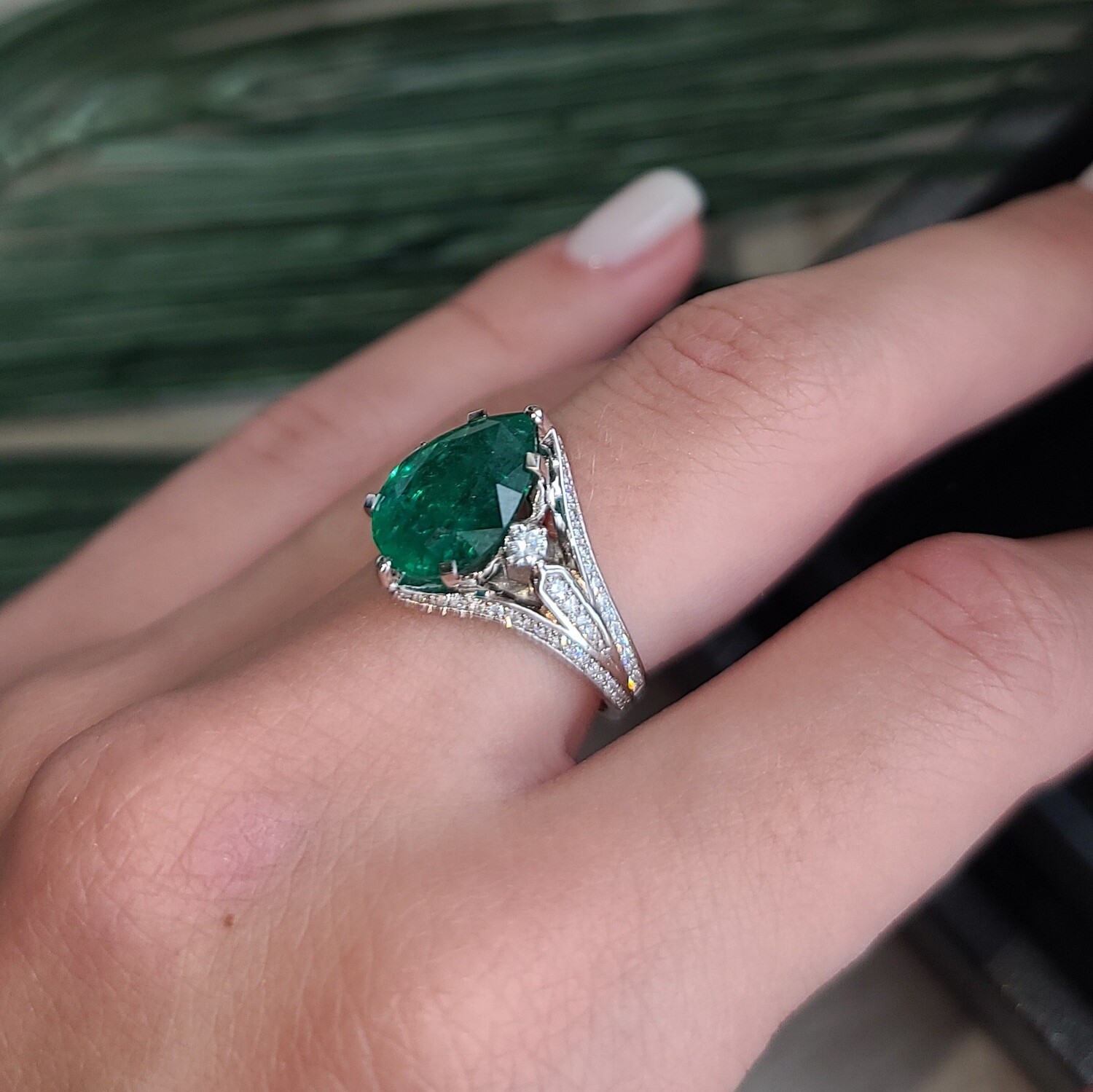 Emerald ring Octagon cut 3.32 ct