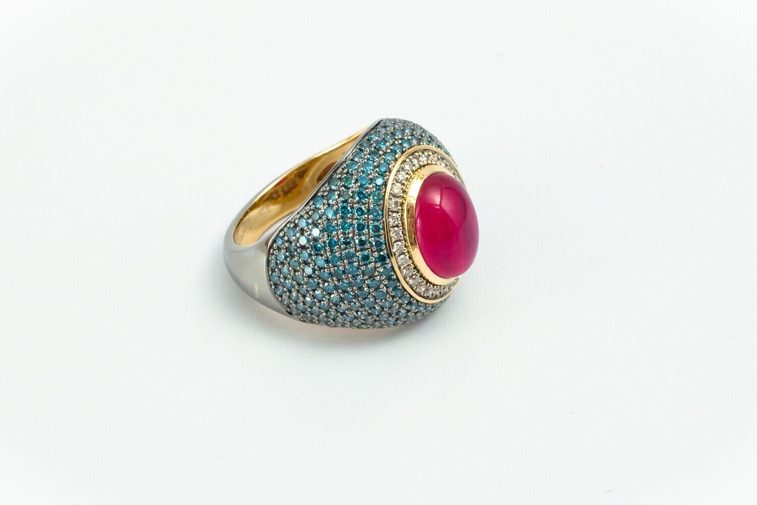 18K Gold Ring with Ruby and Diamonds