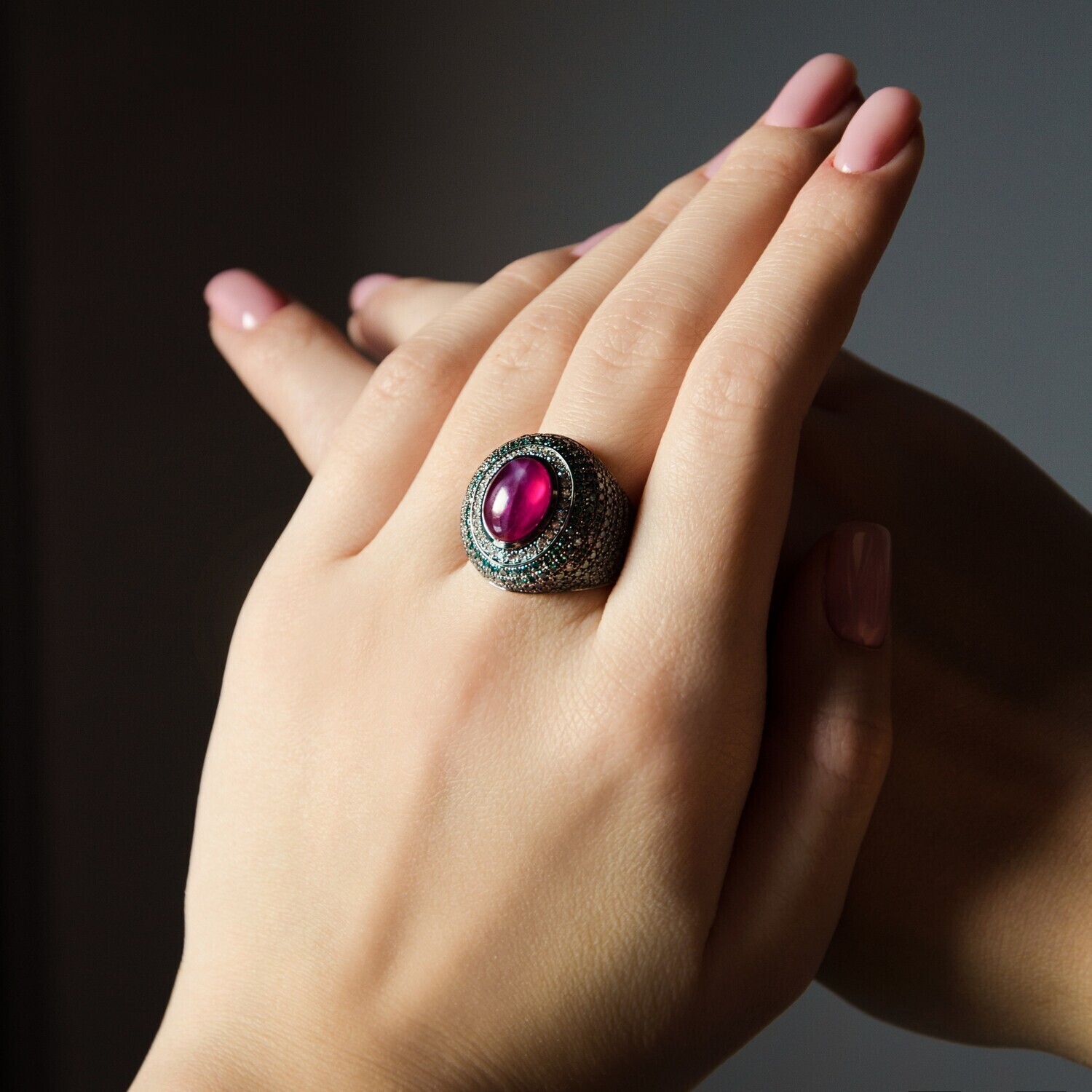 18K Gold Ring with Ruby and Diamonds