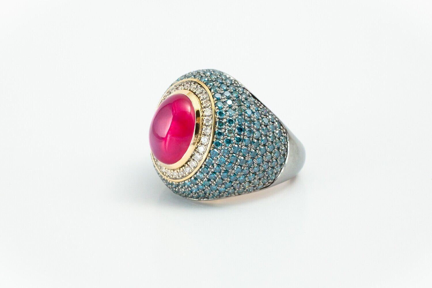 18K Gold Ring with Ruby and Diamonds