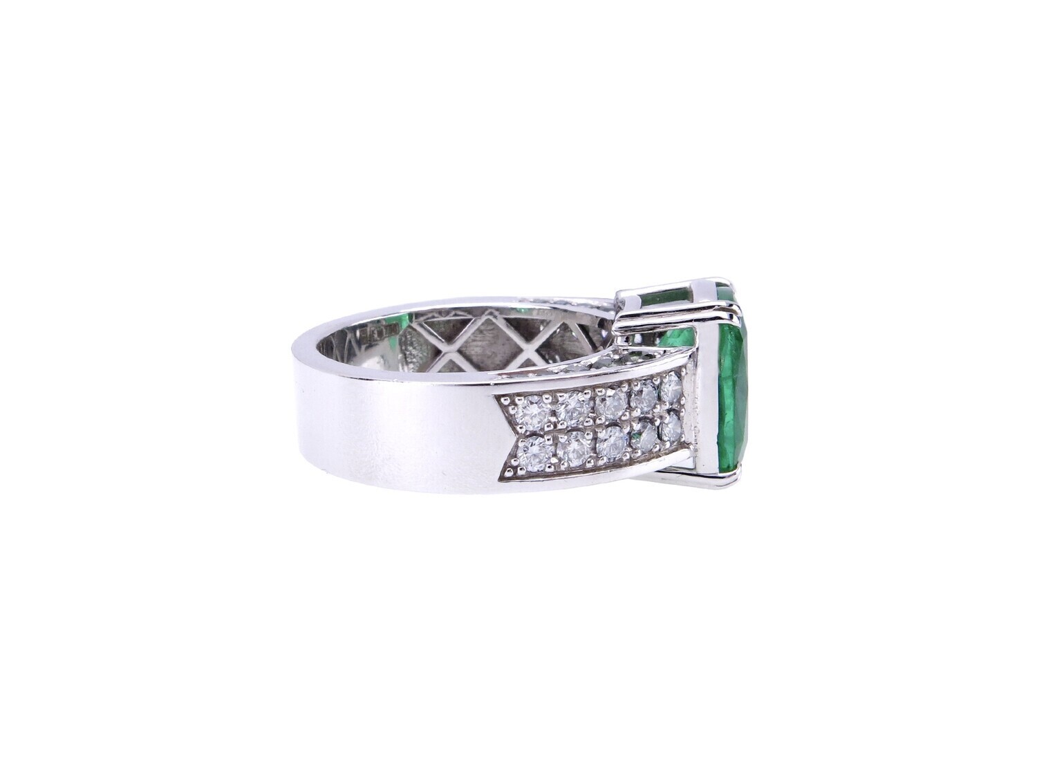 18K GOLD WITH COLOMBIAN EMERALD WITH DIAMONDS AND DIAMONDS GREEN.
