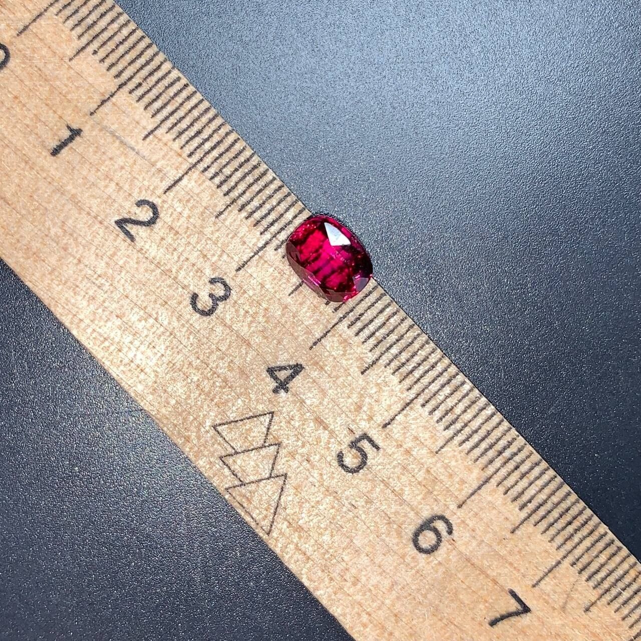 Ruby Emerald cut 2.50 ct