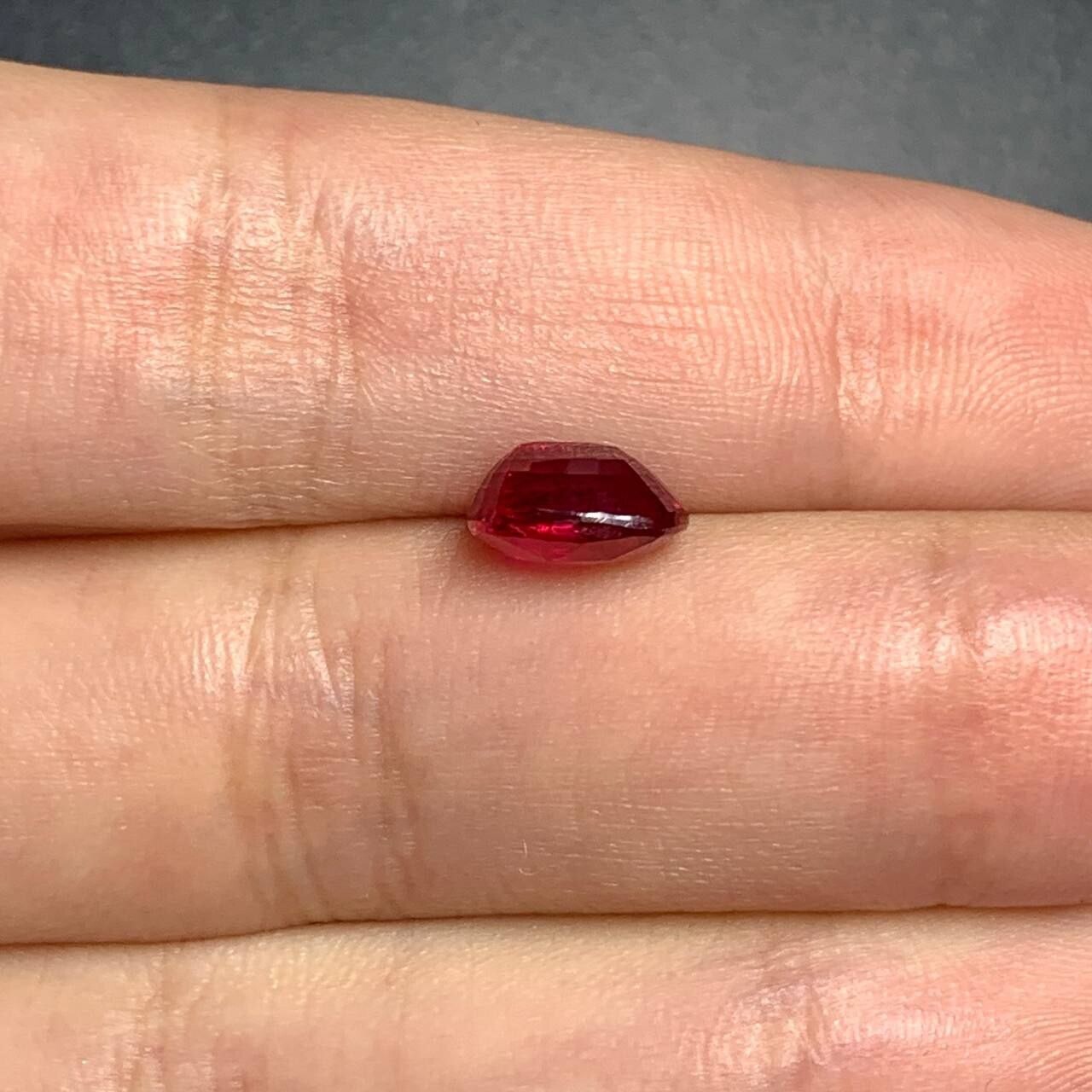 Ruby Emerald cut 2.50 ct