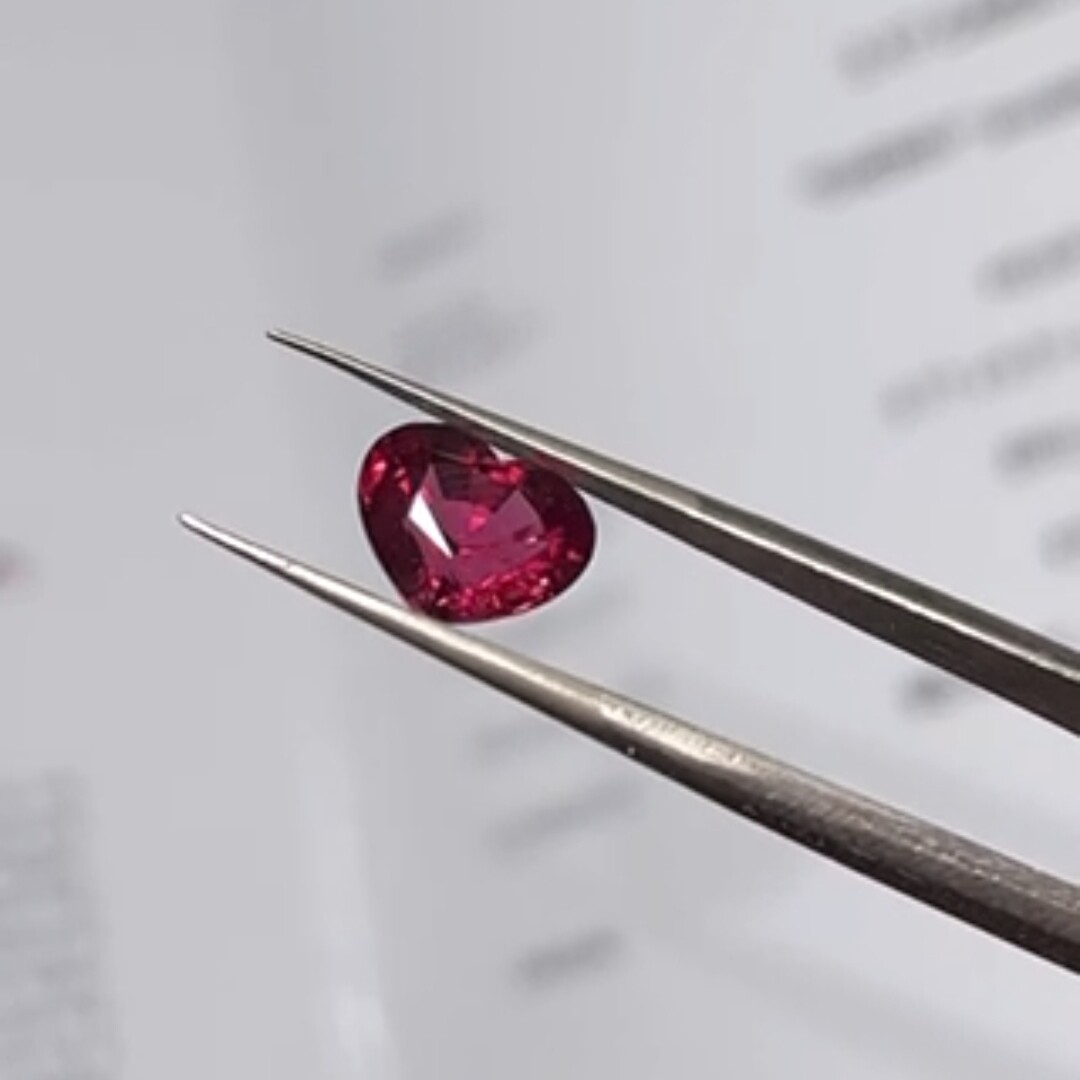Spinel Heart cut 3.17 ct