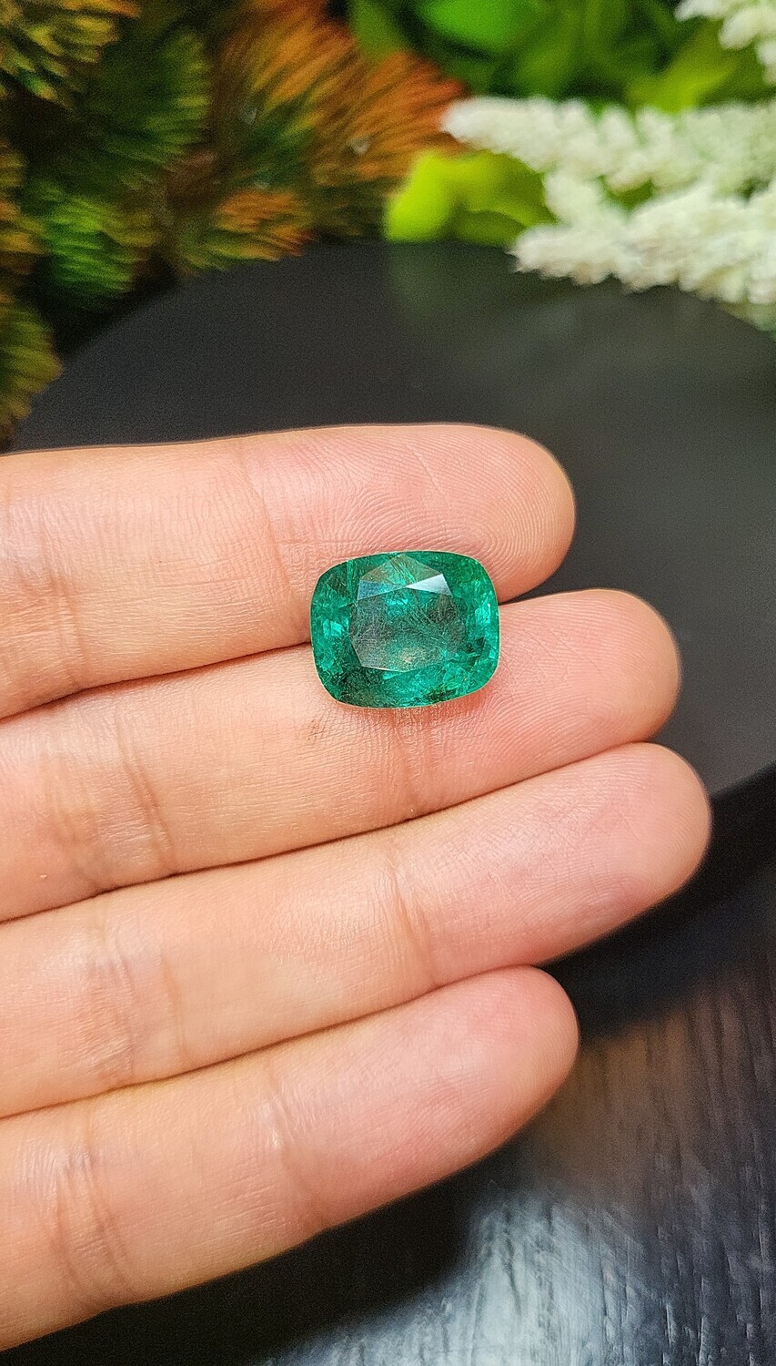 Emerald Cushion cut 12.12 ct