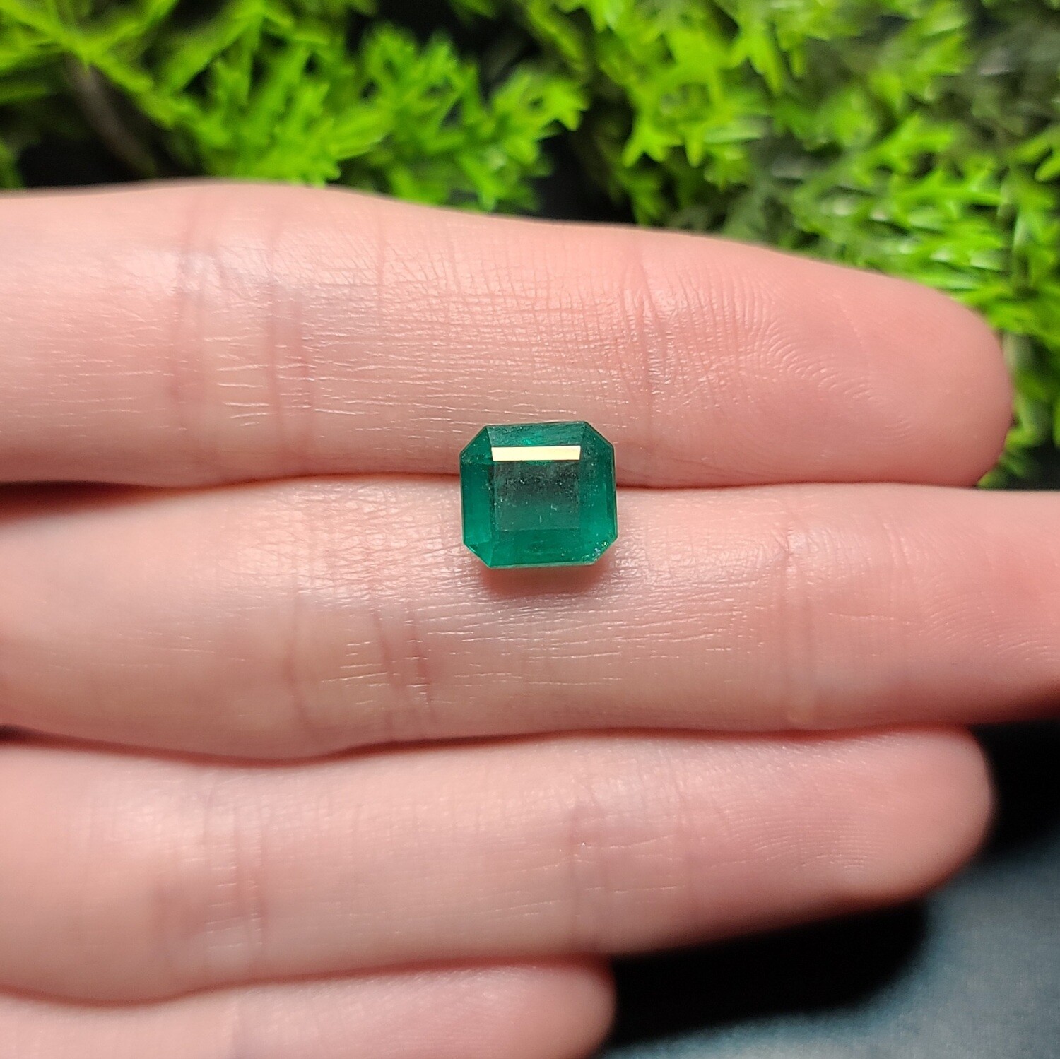Sq.Emerald cut 2.96 ct