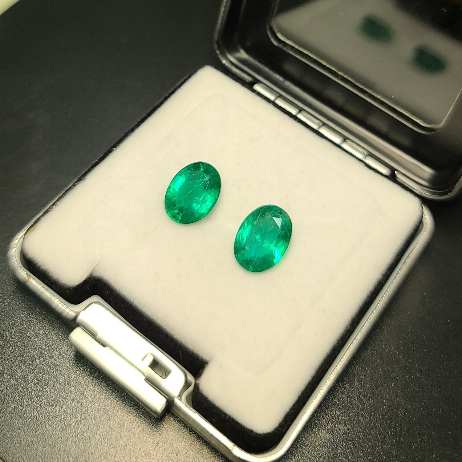 Emerald Oval cut pair 3.04 ct and 3.28 ct